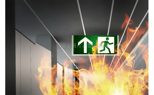 发生火灾时，如何组织灭火自救工作?