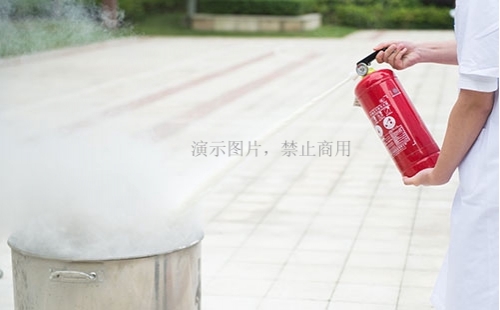使用干粉灭火器有哪些注意事项?